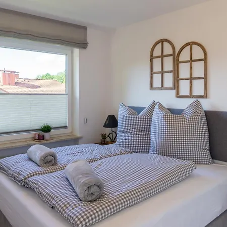 Grosse Helle Moderne Mit Balkon Und Aussicht Hbs 손토펜