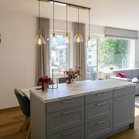 Grosse Helle Moderne Mit Balkon Und Aussicht Hbs Apartment Sonthofen