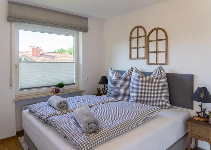 Grosse Helle Moderne Mit Balkon Und Aussicht Hbs Sonthofen